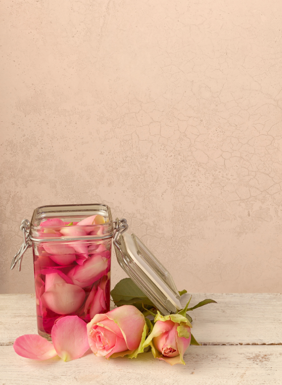 Geschiedenis van het rozenwater en voordelen