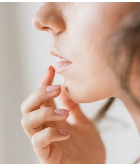 Keep your lips hydrated with the magic of Argan  Oil - Kenzul Atlas